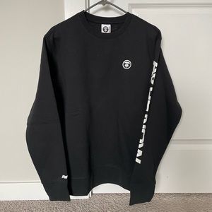 BRAND NEW WITH TAGS BLACK AAPE CREWNECK. MENS XL